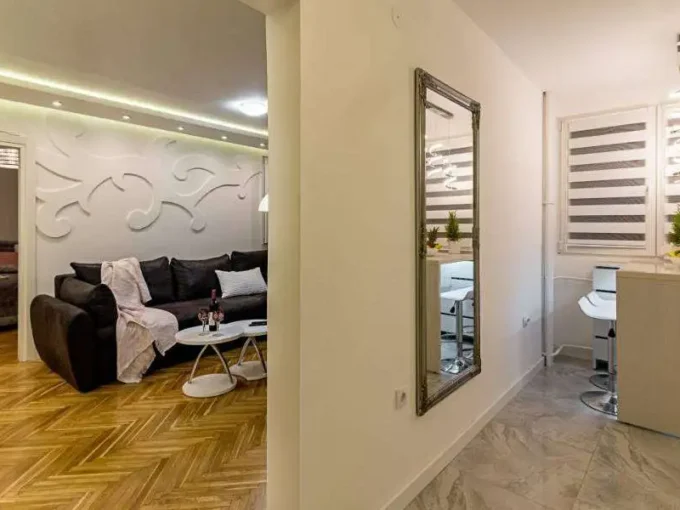 Apartman Pari - stan na dan Voždovac sa parkingom i terasom